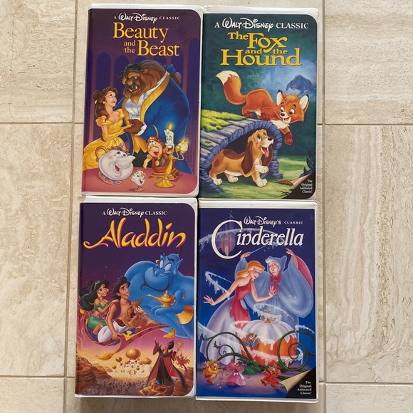 WALT DISNEY BLK💎 VHS CINDERELLA, BEAUTY & THE BEAST, THE FOX & HOUND, ALADDIN - Picture 9 of 12